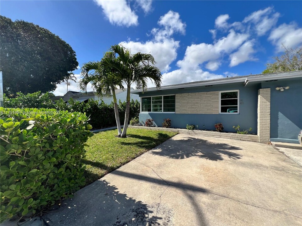 821 N K St-Unit -821 in Lake Worth Beach, FL - Building Photo