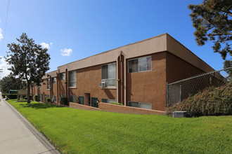 Pinewood Apartments in National City, CA - Building Photo - Building Photo