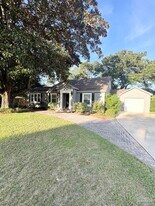1650 N A St in Pensacola, FL - Building Photo
