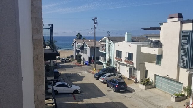 128 39th St in Manhattan Beach, CA - Building Photo - Building Photo