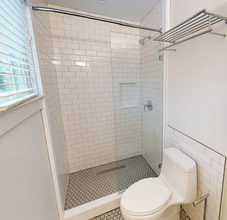 208 Banks St, Unit 2 in Cambridge, MA - Building Photo - Building Photo