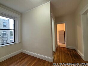 1144 Commonwealth Ave in Boston, MA - Foto de edificio - Building Photo