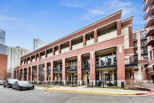 324 N Jefferson St in Chicago, IL - Building Photo