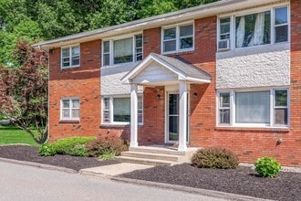 Sitterly Manor in Clifton Park, NY - Building Photo - Building Photo