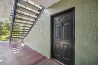 2031 Dixie Belle Dr in Orlando, FL - Foto de edificio - Building Photo