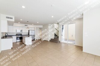 872 E Park Modern Dr in Tucson, AZ - Foto de edificio - Building Photo