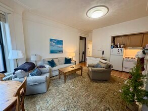 23 Bay State Rd, Unit 2B in Boston, MA - Foto de edificio - Building Photo