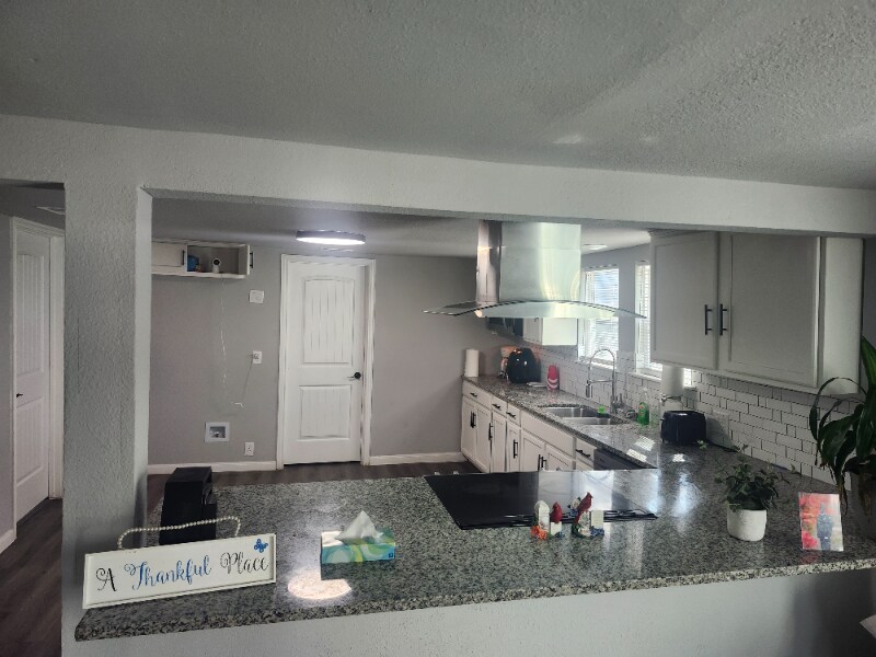 714 E Lamar St in Sherman, TX - Building Photo