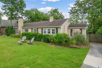 1981 Hickory Rd in Vestavia Hills, AL - Building Photo - Building Photo
