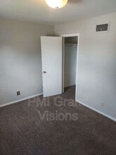 340 N Monroe St in Decatur, IL - Building Photo - Building Photo
