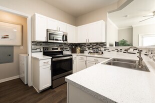 Bella Springs in Colorado Springs, CO - Building Photo