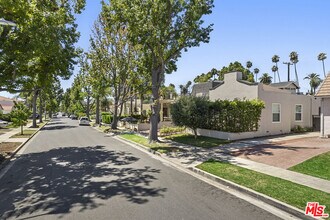 245 N Wetherly Dr in Beverly Hills, CA - Building Photo - Building Photo