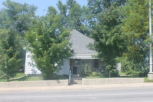 1218 W Kirkwood Ave in Bloomington, IN - Building Photo