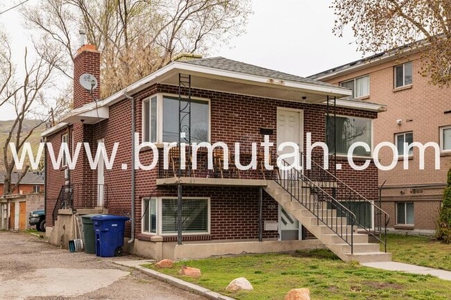 property at 226 W 400 N