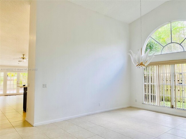 3030 NW 91st Ave-Unit -3030 in Coral Springs, FL - Foto de edificio - Building Photo
