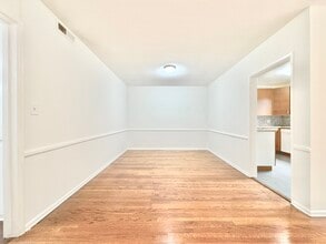 357 S Elm Dr in Beverly Hills, CA - Foto de edificio - Building Photo