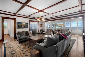 912 Peconic Bay Blvd in Laurel, NY - Building Photo - Building Photo