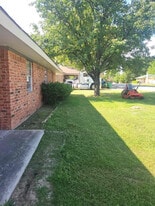 305 Sierra Vista Dr in Chico, TX - Building Photo