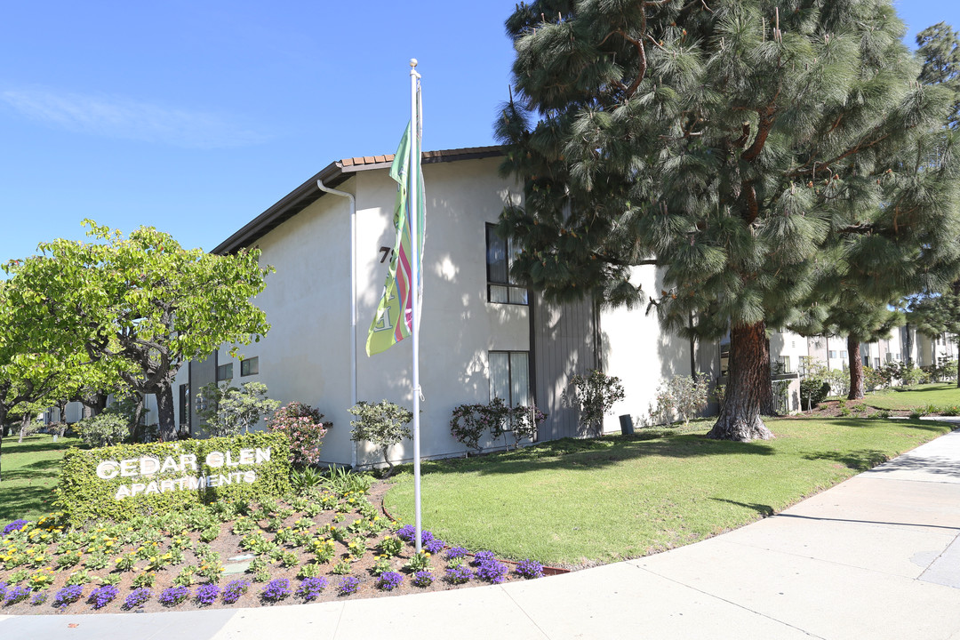 Cedar Glen Apartments in Oxnard, CA - Building Photo