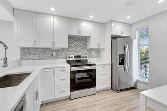 15 Royal Palm Way in Boca Raton, FL - Building Photo - Building Photo