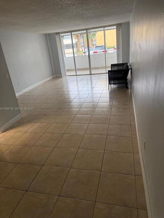 6831 SW 147th Ave in Miami, FL - Building Photo - Building Photo