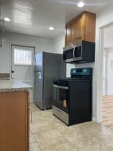 462 Edgewood St in Inglewood, CA - Building Photo - Building Photo