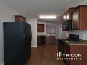 2417 Regatta Ln in Texas City, TX - Building Photo - Building Photo
