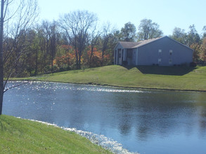 Maple Lake Apartments in Crittenden, KY - Foto de edificio - Building Photo