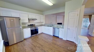 8333 Gossomer Bay Dr in Charlotte, NC - Foto de edificio - Building Photo