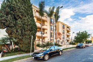 1621 Barry Ave in Los Angeles, CA - Building Photo