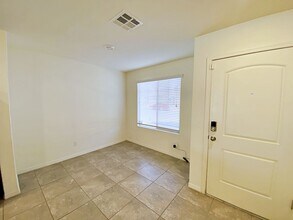 6229 Clackamas Ct in Las Vegas, NV - Building Photo - Building Photo