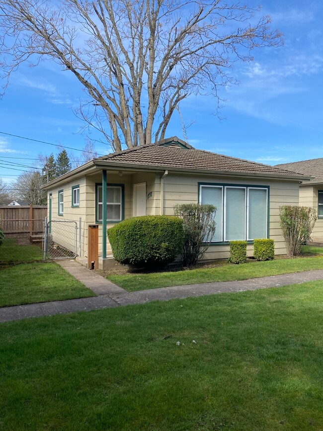 property at 1415 18th St NE