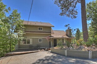 695 Sutter Ln in Lake Arrowhead, CA - Building Photo