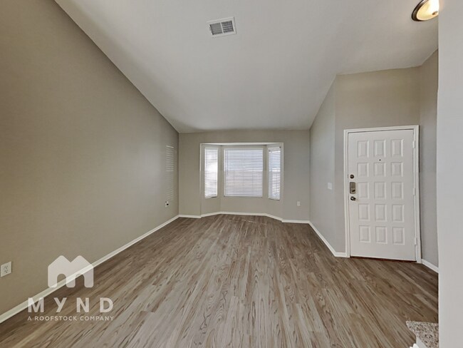 8102 Valley Trails in San Antonio, TX - Building Photo - Building Photo