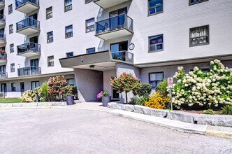 204 Hespeler Rd in Cambridge, ON - Building Photo - Building Photo