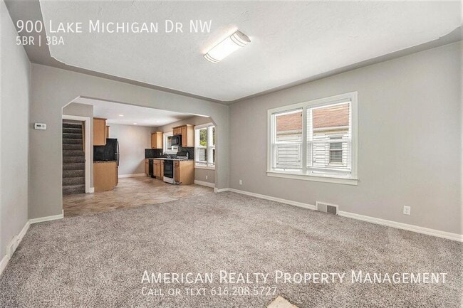 900 Lake Michigan Dr NW in Grand Rapids, MI - Building Photo - Building Photo
