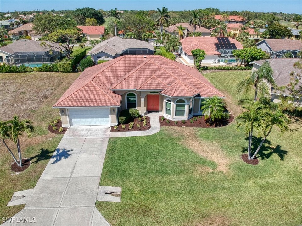 9882 El Greco Cir in Bonita Springs, FL - Building Photo