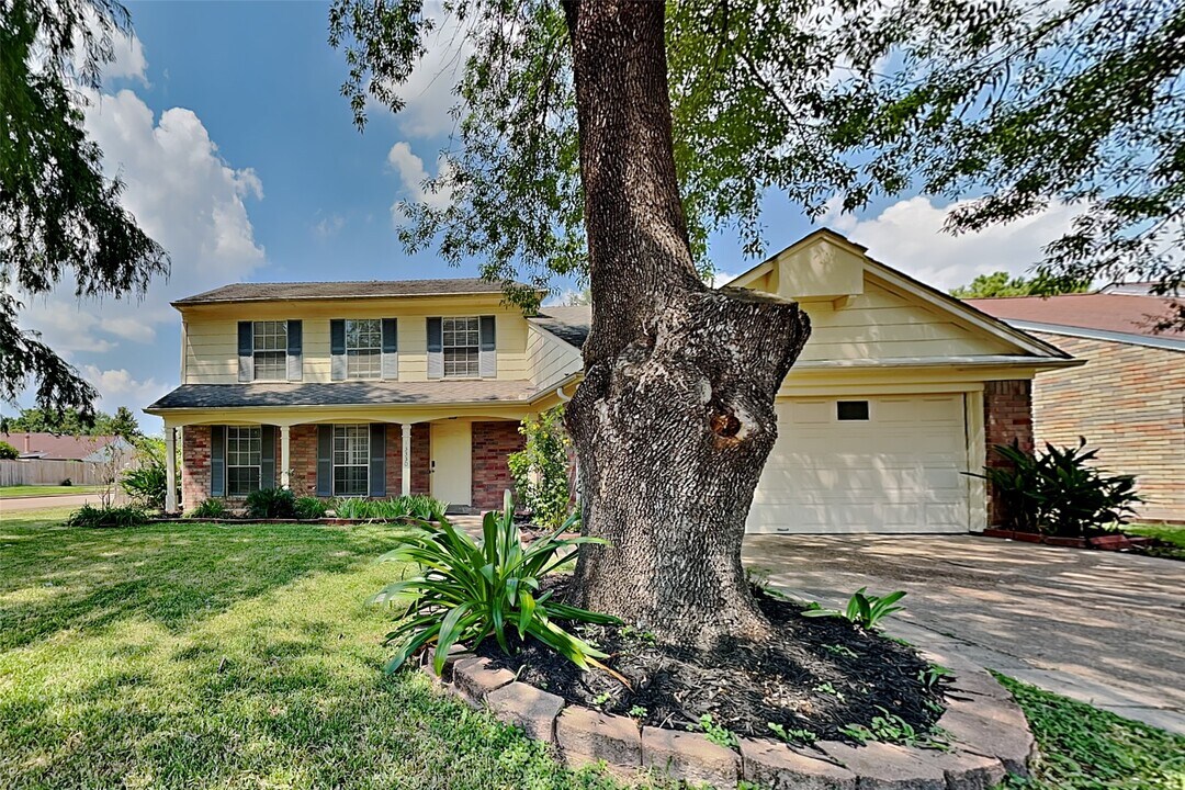 13330 Bridgewalk Ln in Houston, TX - Building Photo