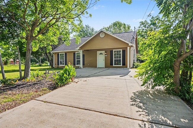 property at 326 S Bell Dr