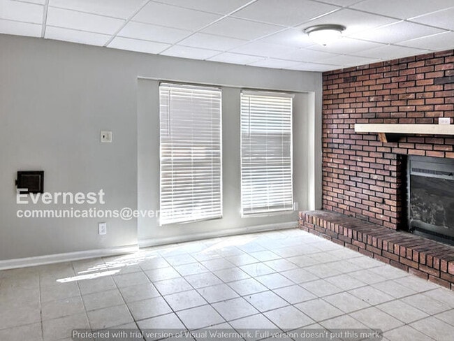 2902 Tall Tree Ln in Adamsville, AL - Foto de edificio - Building Photo