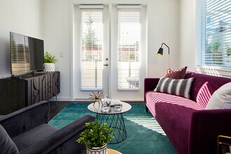 Ambrose in Bremerton, WA - Foto de edificio - Building Photo