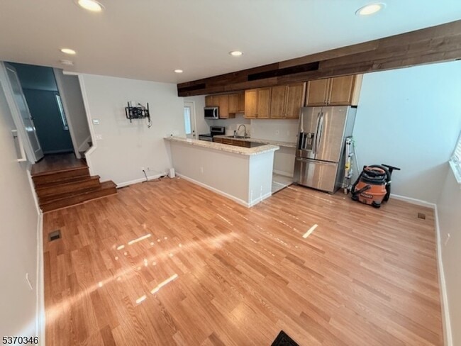 131 Baker St in Dover, NJ - Building Photo - Building Photo