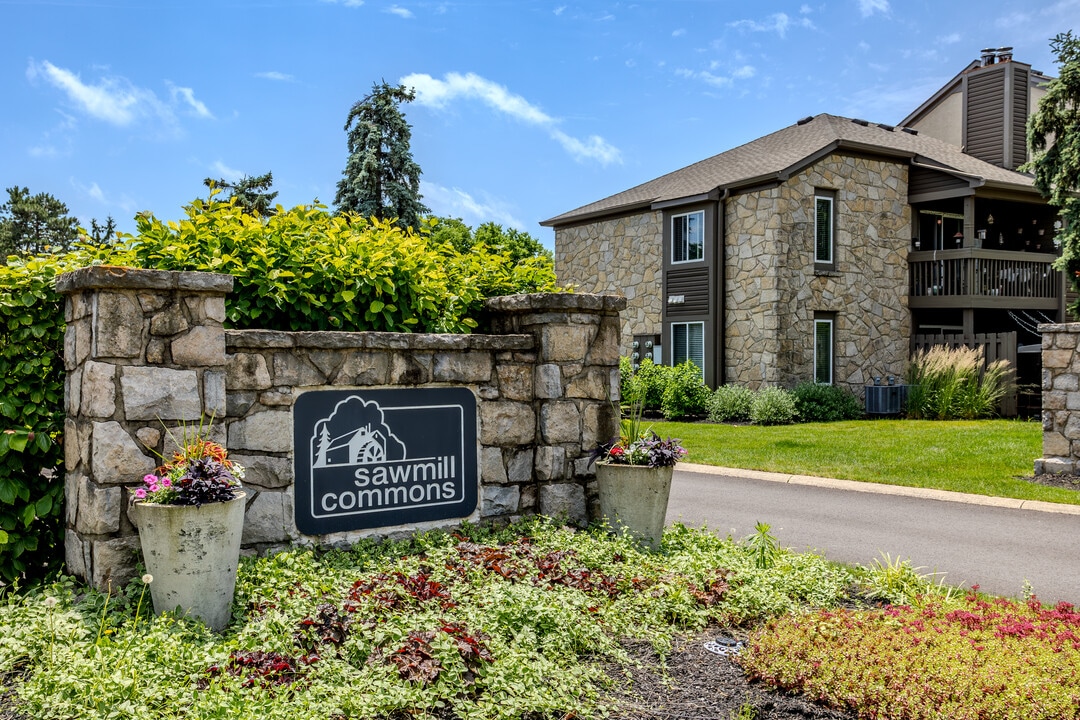 Sawmill Commons in Dublin, OH - Building Photo