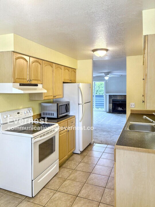 332 Healy Ave S in North Bend, WA - Building Photo