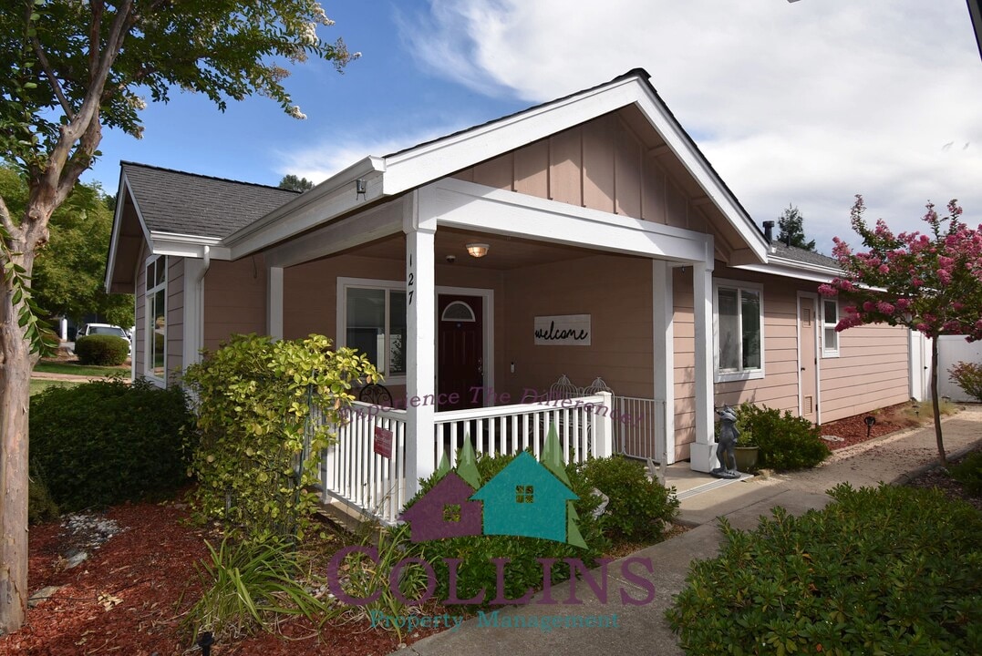 127 Highlands Ct in Grass Valley, CA - Building Photo
