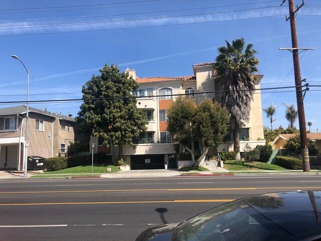 4230 S Centinela Ave in Los Angeles, CA - Building Photo - Building Photo