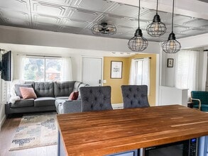 1012 Englewood Ave in St. Paul, MN - Foto de edificio - Building Photo