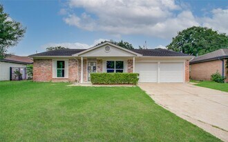 7902 La Roche Ln in Houston, TX - Building Photo