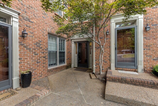2304 18th Ave S in Nashville, TN - Building Photo - Building Photo