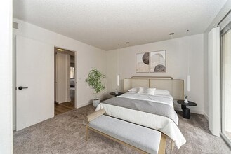 Palmilla in San Diego, CA - Building Photo - Building Photo